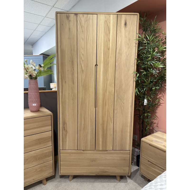 Clearance - Double Robe with Drawer Clearance - Double Robe with Drawer