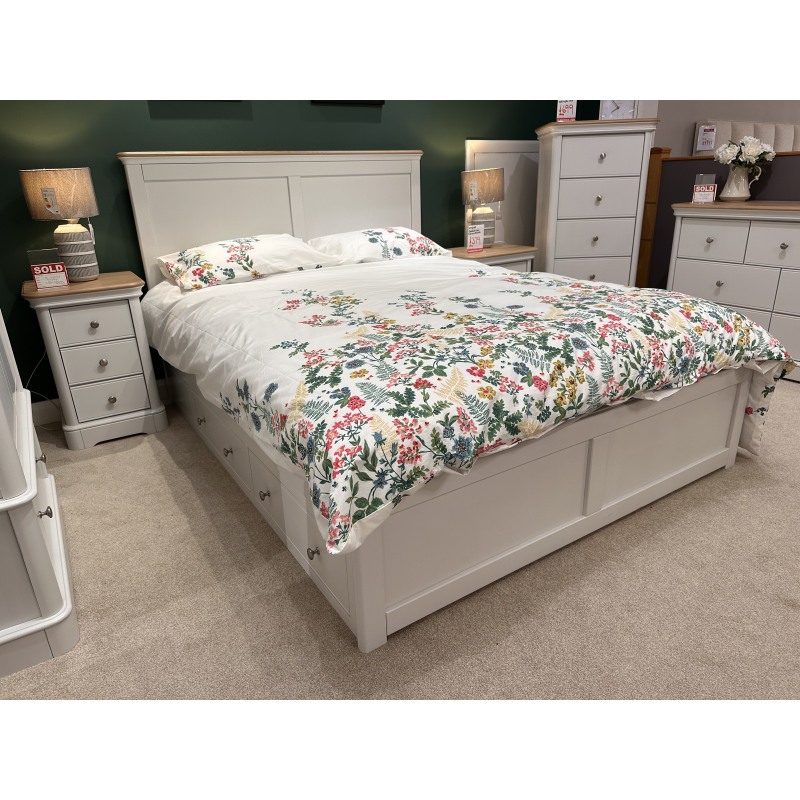 Clearance - King Size Panel Bed and 2x 2 Drawers Underbed Section Clearance - King Size Panel Bed and 2x 2 Drawers Underbed Section